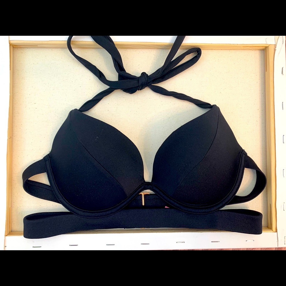 VS SALE ✨ 34B Cut Out Swim Top